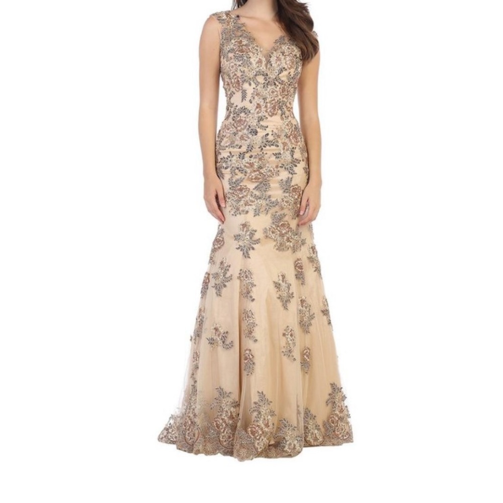 Floral embroidered dress (all gold)